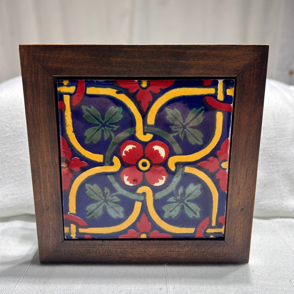 El Viejo Arte Mexican Wood & Tile Napkin Holder